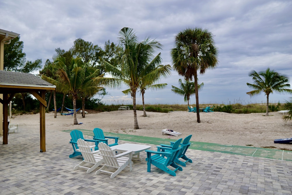 The Molloy - A Boutique Beach Resort