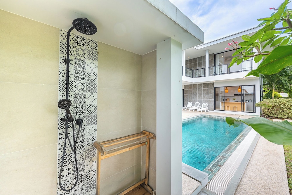 One of Phukets Best Villas V212