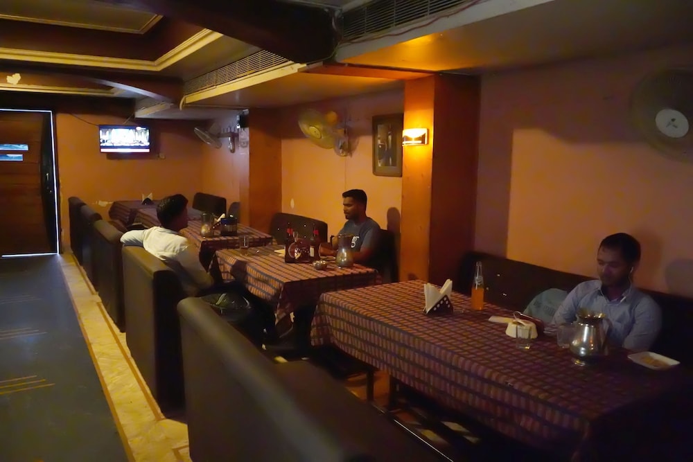 Food & Beverage