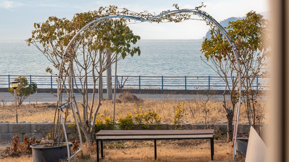 Yeosu Everyday Small Changes Pension