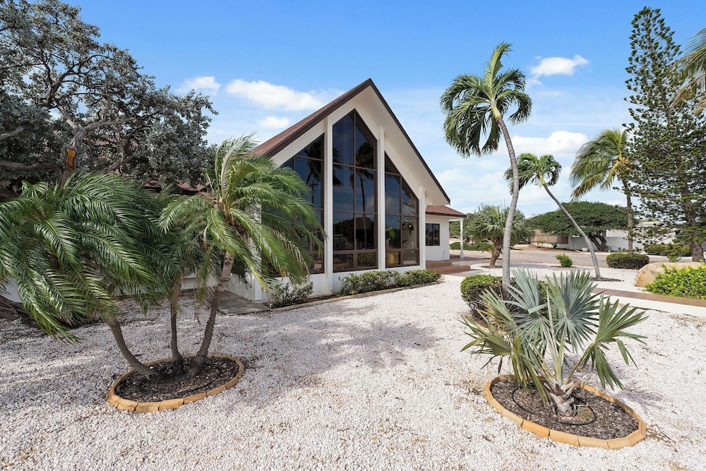 Villa Casibari Aruba Retreat Location