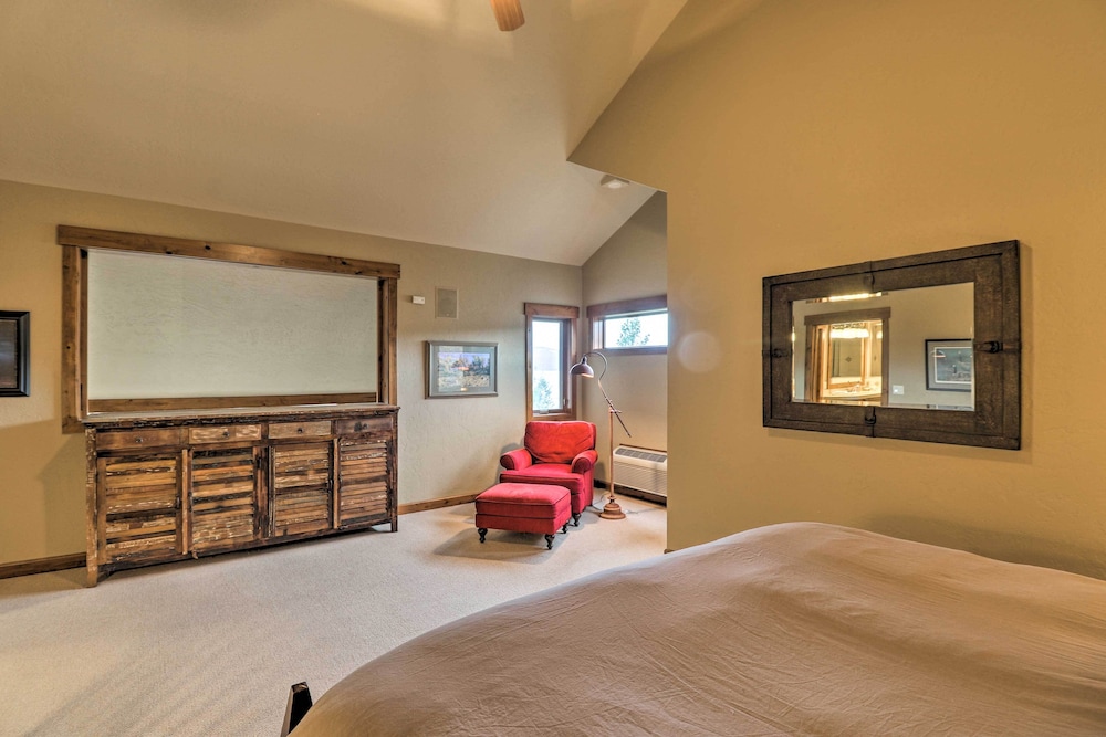 Expansive Bigfork Resort Retreat on Flathead Lake!