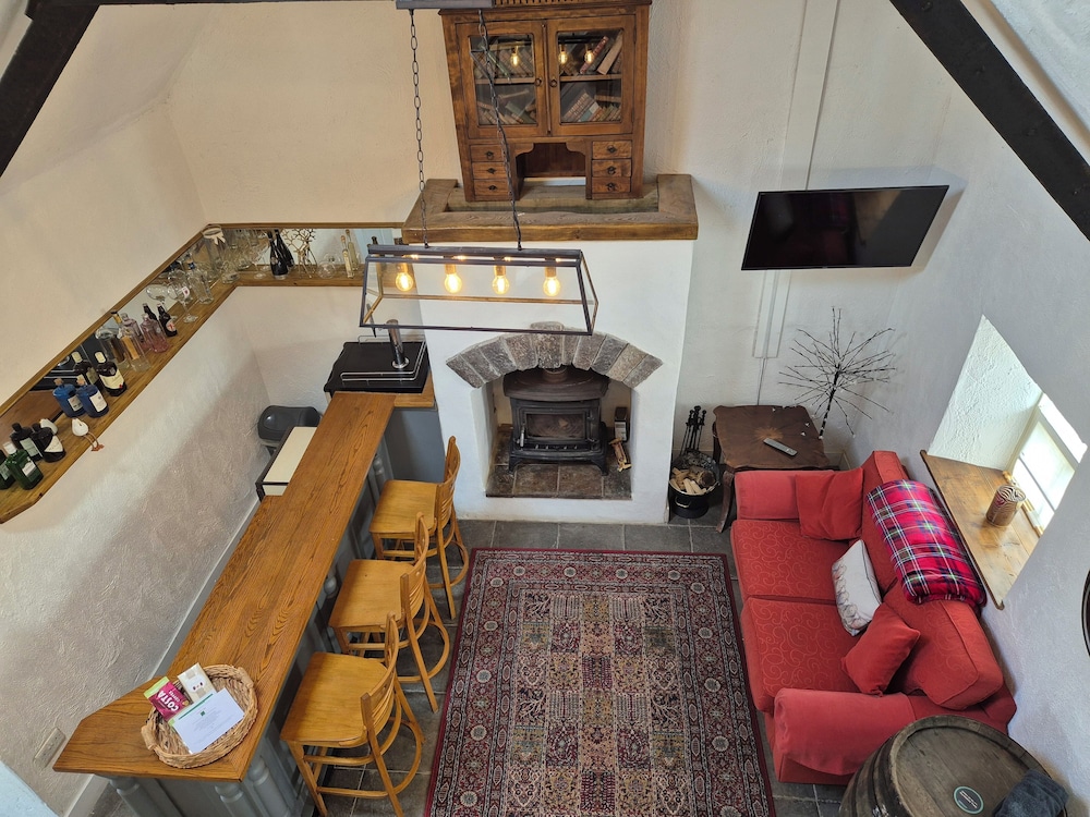 Tranquil Carney Commons Cottage - Sleeps 10