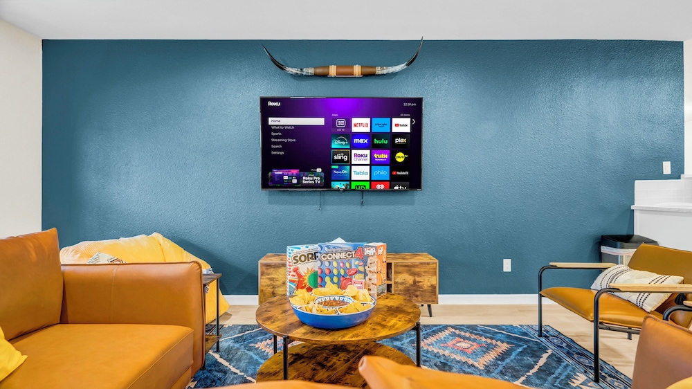 LuxStay Escapes
