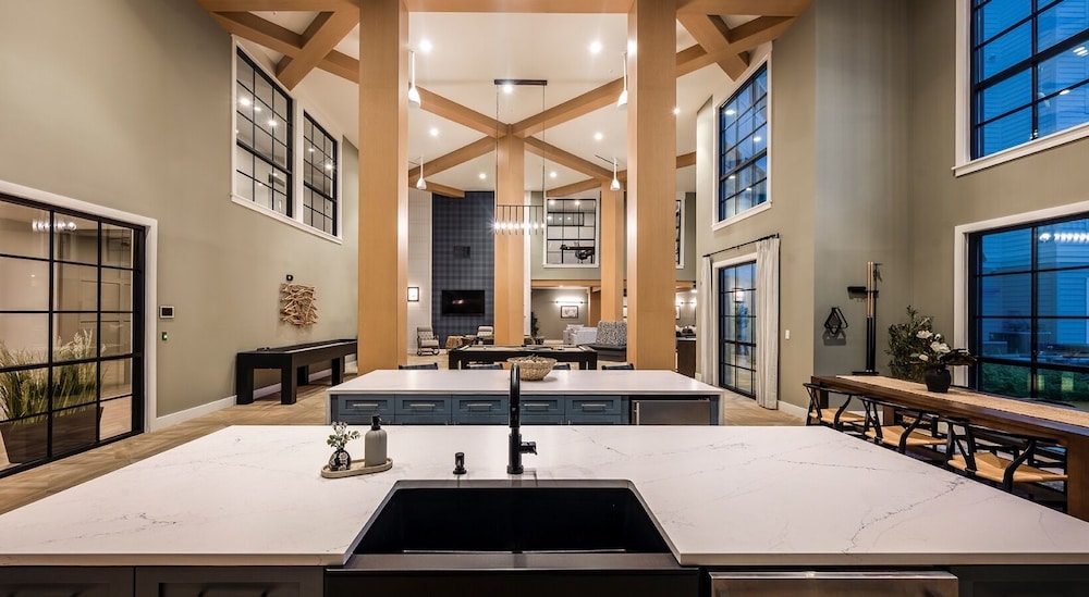 Landing Amazing 1bd, Yoga Studio, Clubhouse