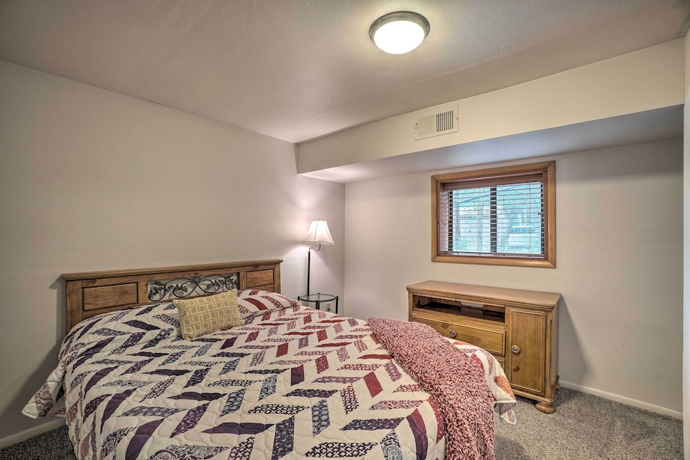 Payson Vacations - Cozy Pine Retreat w/ Private Hot Tub  Views - Property Image 5