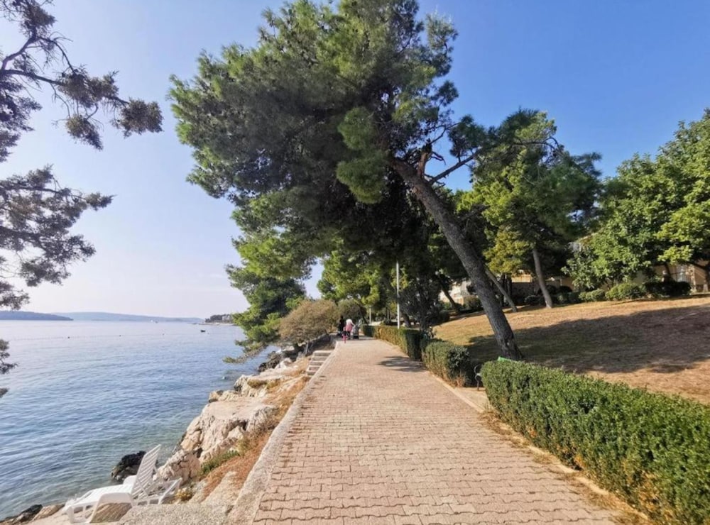Apartment Aniva - 50 m From the sea
