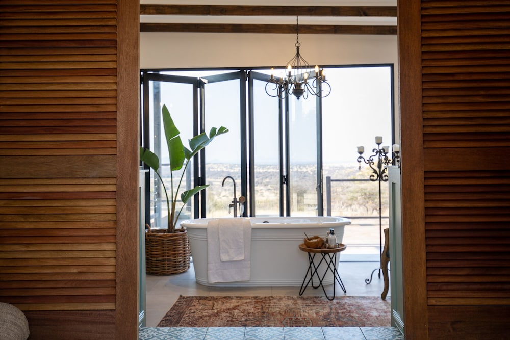 Otjiwa Safari Lodge