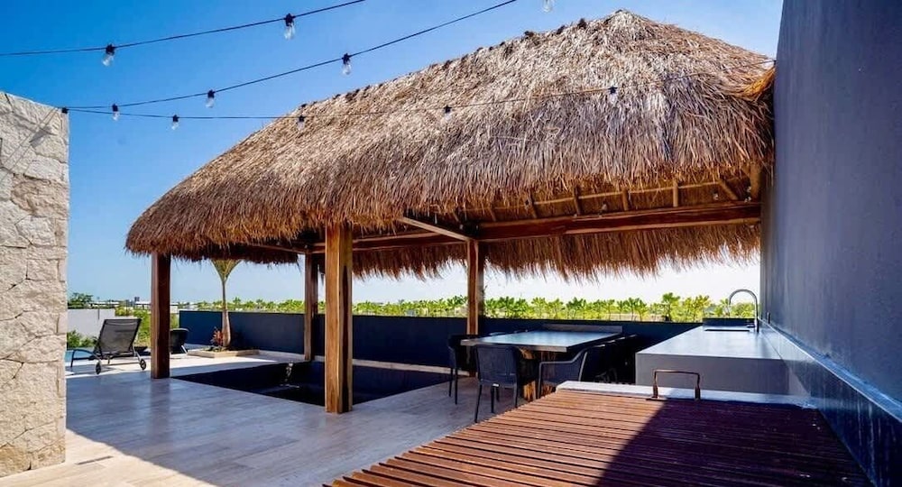 Boho Chic Style Cozy Great Located Roof Pool
