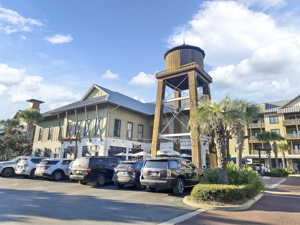 The Breezeway - 2 Br condo by RedAwning view 5