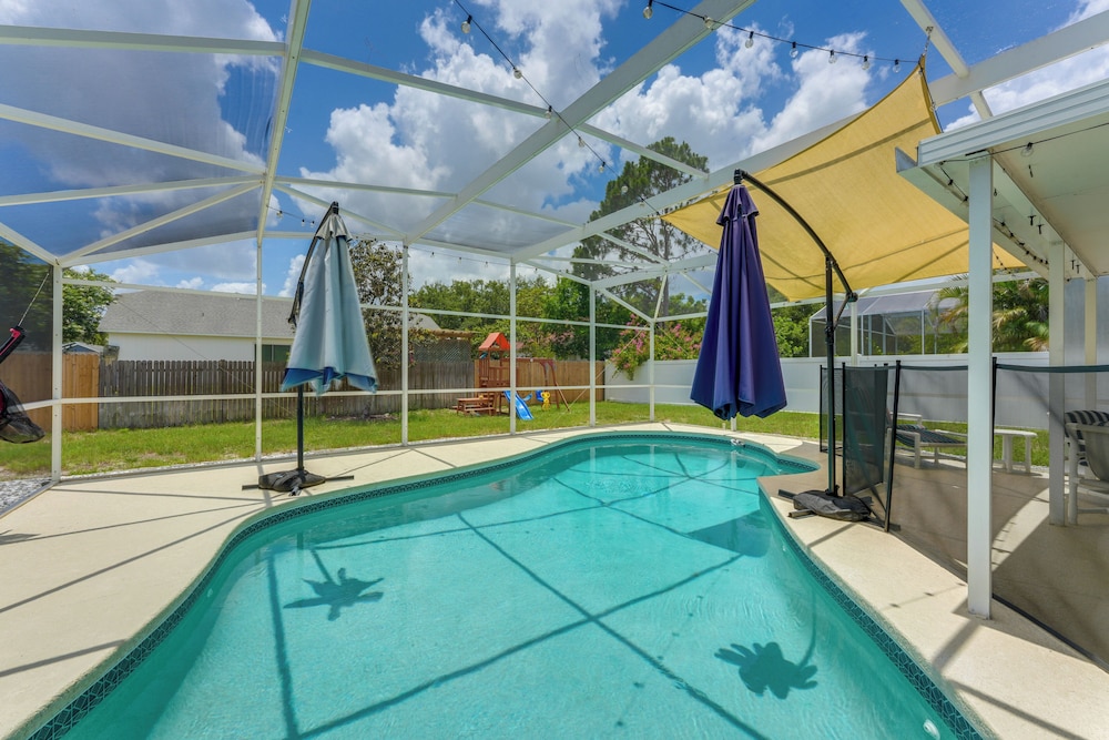 Swim, Golf & Explore: Family Gem in Davenport!