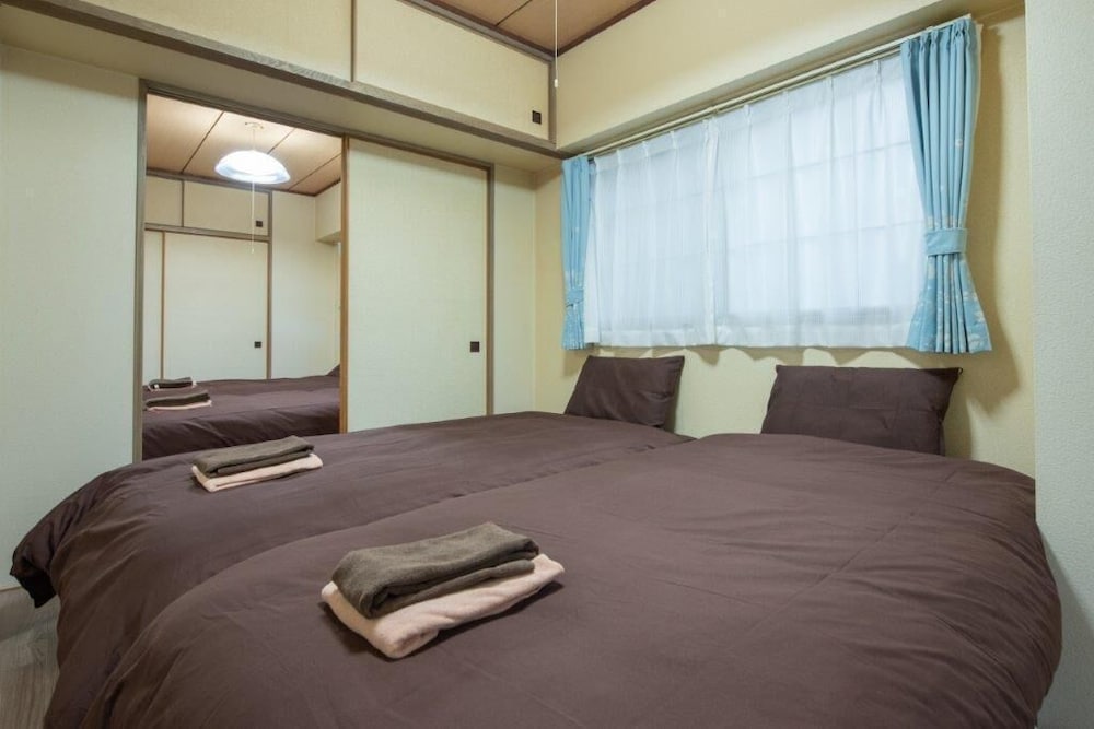 Heights Showa 205 view 3