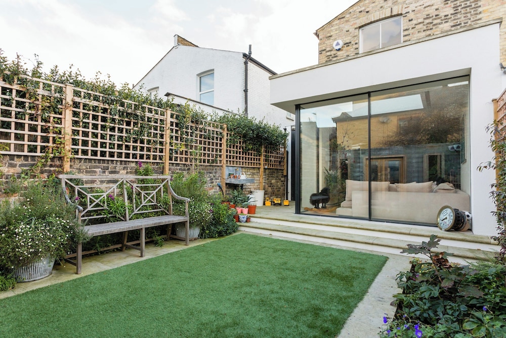 Barlby Road III by Onefinestay