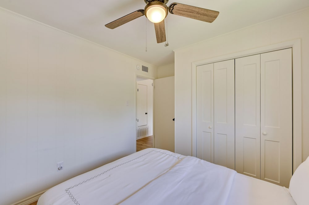 Nacogdoches Condo Half-mi to Sfa: Pets Welcome