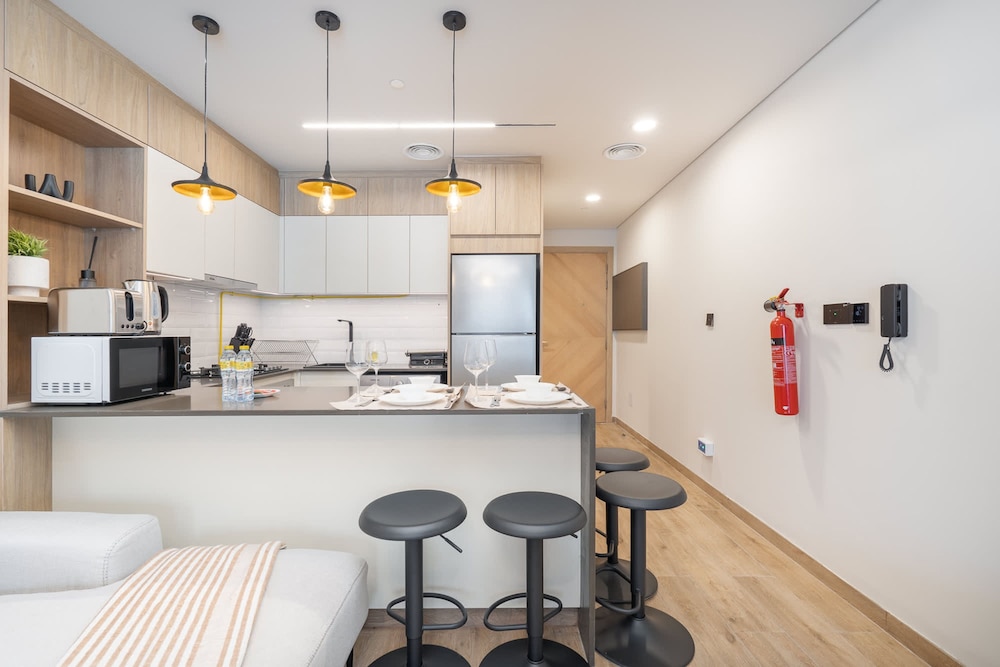 Peaceful Studio Flat That Sleeps 2 in Jumeirah Village Circle