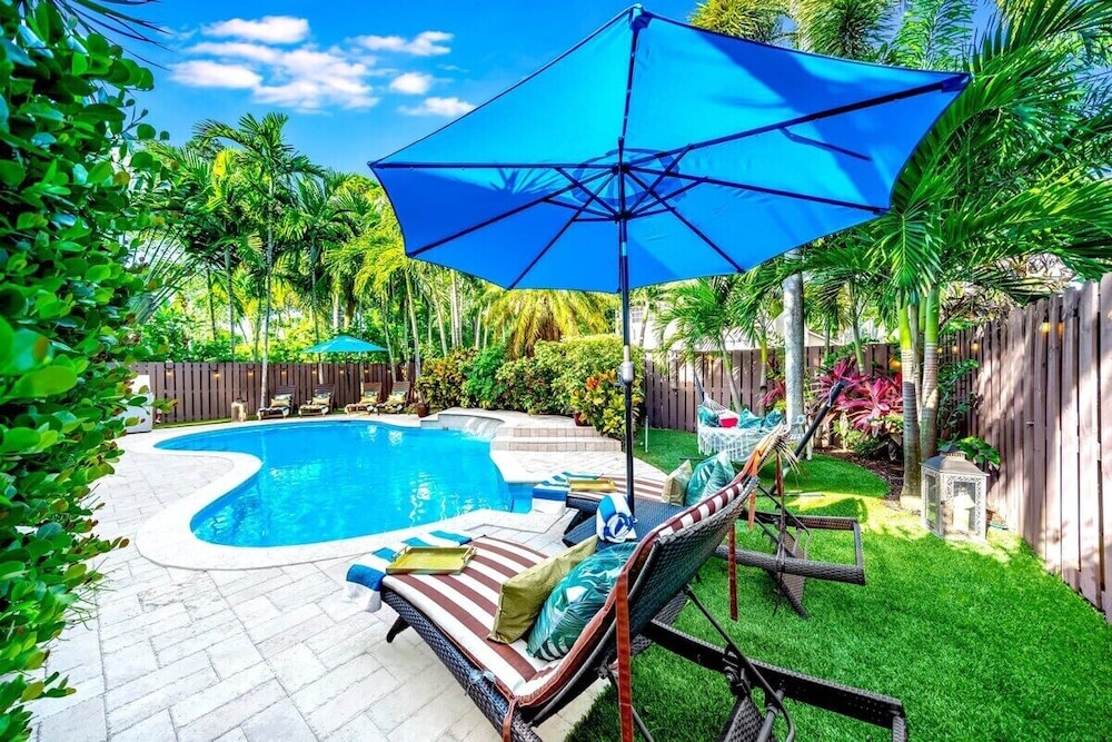 5 Bedroom Luxury Home, Minutes to Las Olas, Shops & Beach