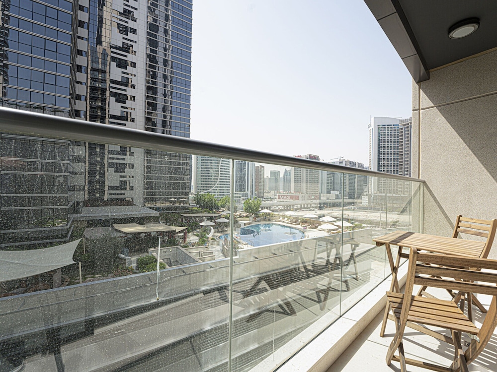 Apartment in Downtown Dubai Near Burj Khalifa