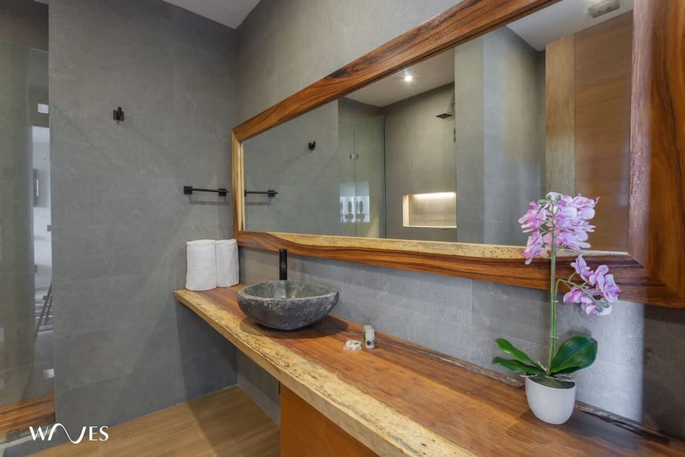 1 Br w Park Views in Condo w Gym Sauna Steam