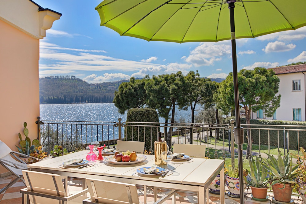 Morgante Salo-lake View & Parking