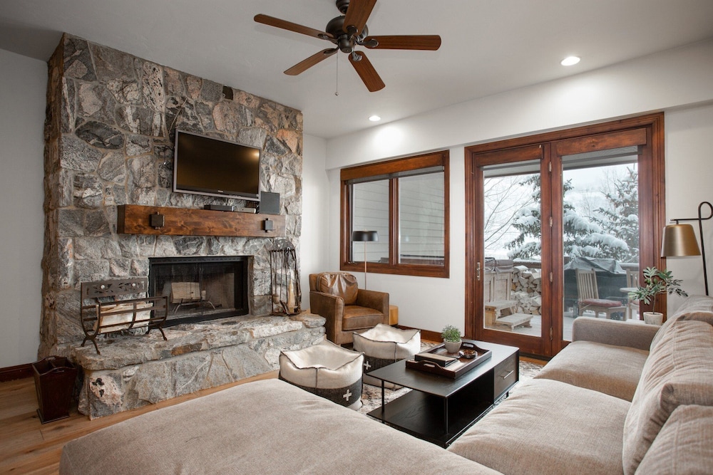 Trail's End Lodge at Deer Valley Resort - Two Bedroom Residence with Spa #403 2 Condo