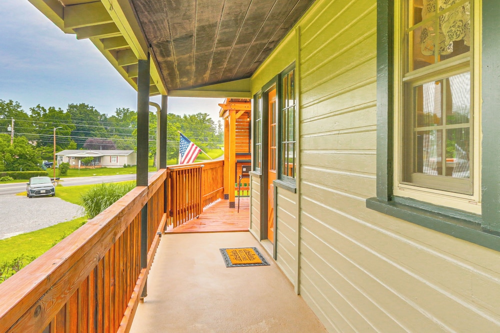 < 1 Mi to Raystown Lake: Family-friendly Cottage!