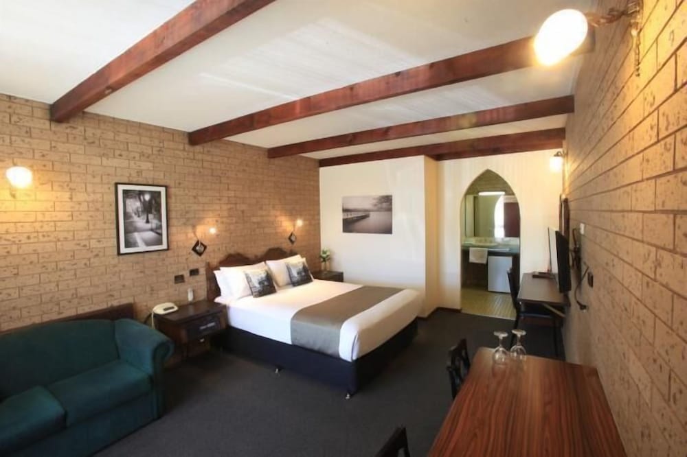 Bell Tower Motor Inn