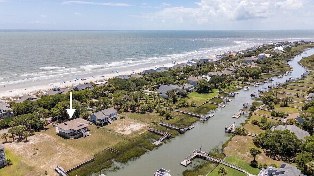 Coastal Charm With Canal Views - 419 Tarpon Blvd, Fripp Island