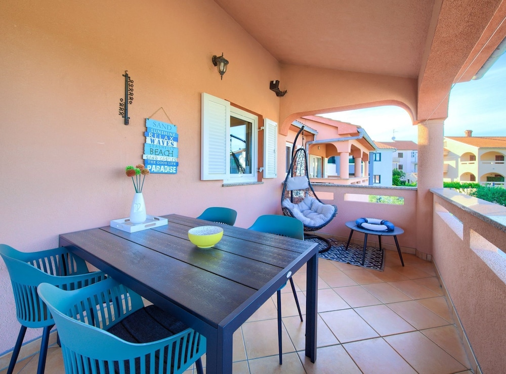 Elegant and Vibrant Apartment With Terrace and Sea View