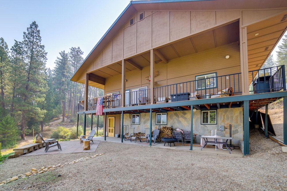 Mtn-view Oasis w/ Pool Access in Garden Valley