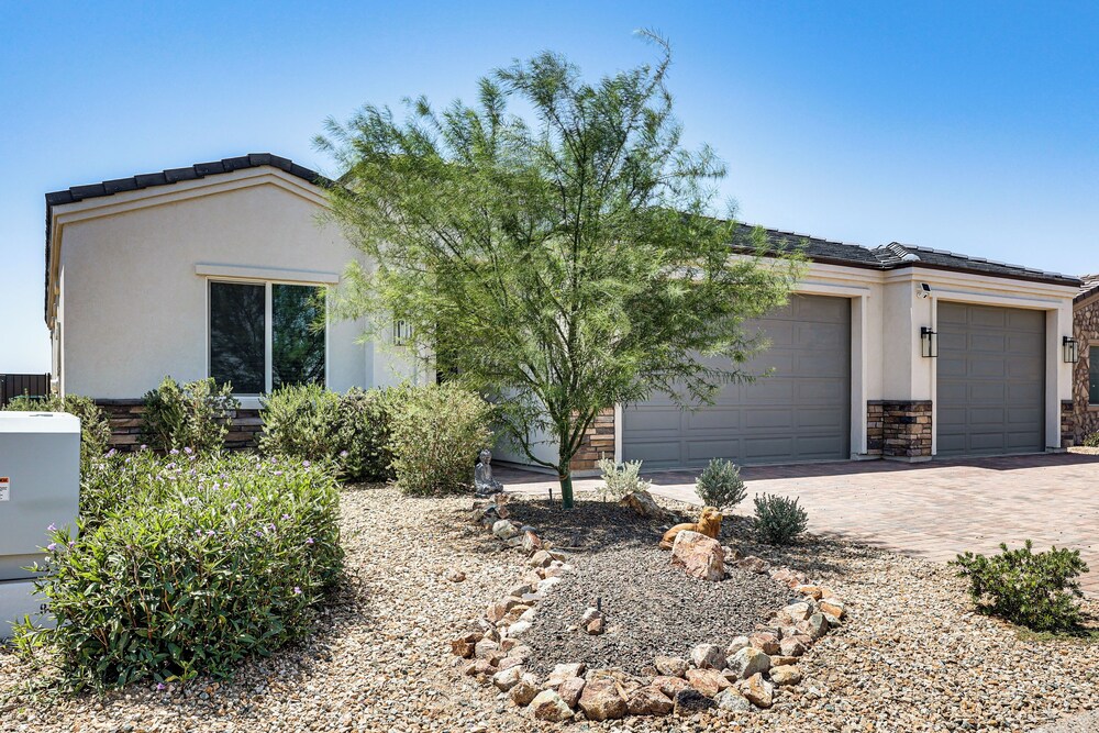 3 Mi to Colorado River: New-build Family Home!