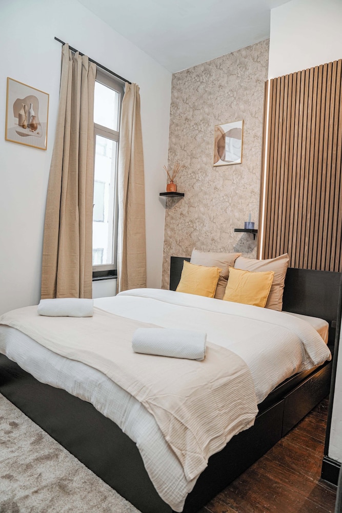 Comfy 5BR Apartment in Heart of Ghent