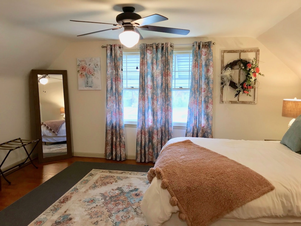 The Little Italy of Niagara Falls Bed & Breakfast