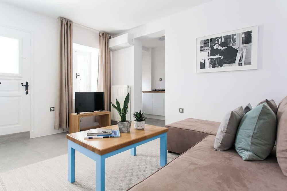Athens Residence - Cozy Gem Near Acropolis