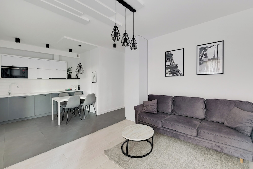 Aura - Riverside & Parking by Downtown Apartments