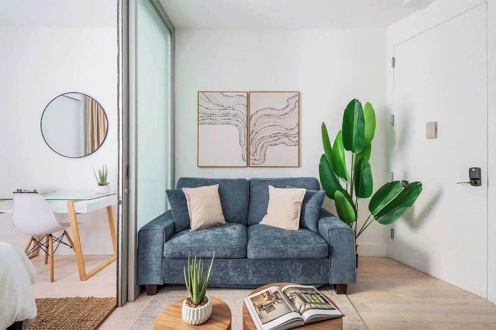 317 UES Apartments