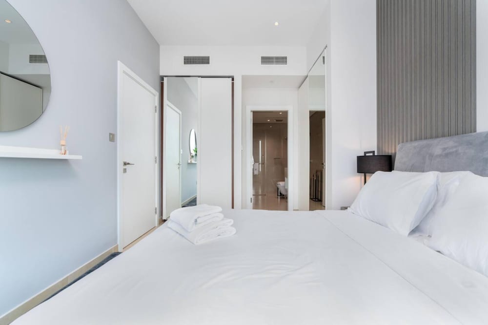 Stunning 1BD Apartment 15mins to Marina Promenade!