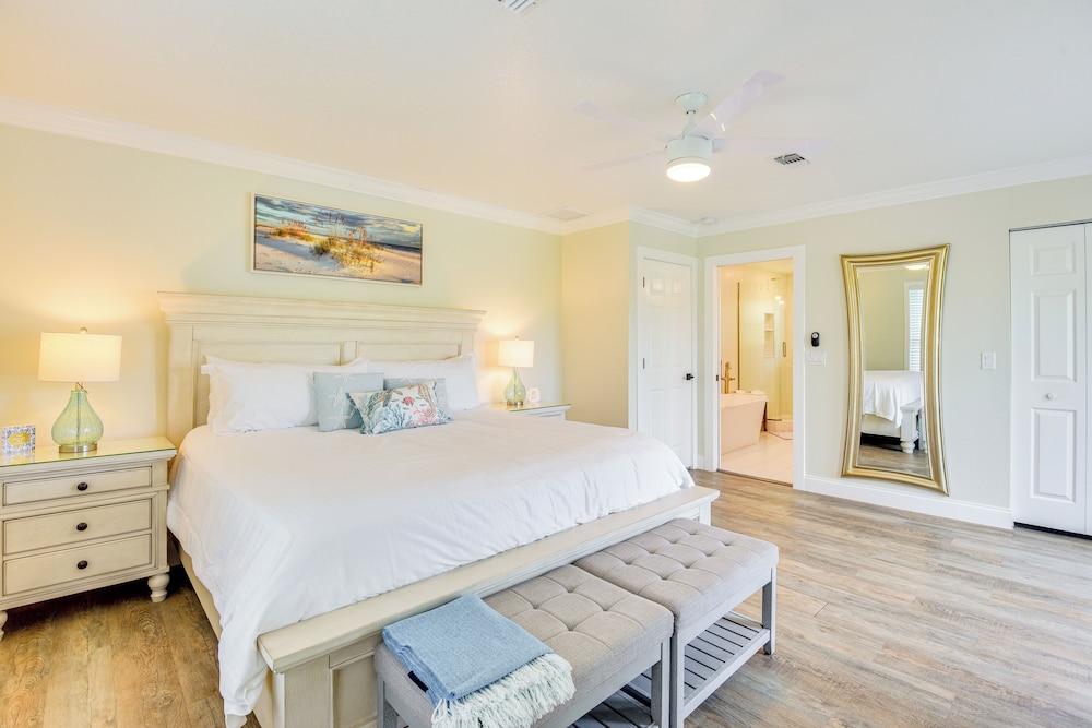 Walk to Ocean: Home w/ Pool in Holmes Beach