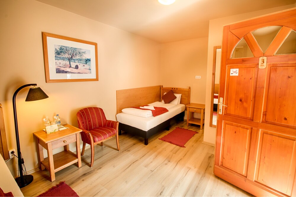 Erdei Guesthouse