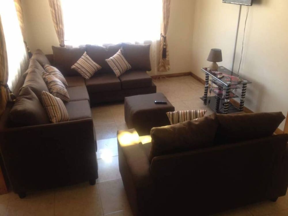 Captivating 3-bed Villa view 5