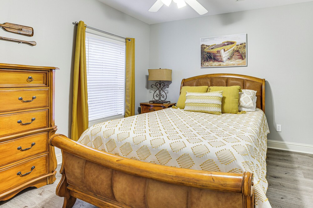 Private Patio, Decks: Waterfront Eatonton Townhome