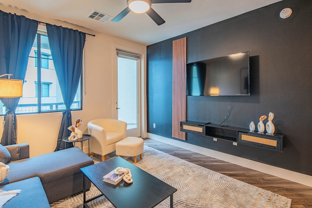 ROVE LIVING/KB - Scottsdale Grand