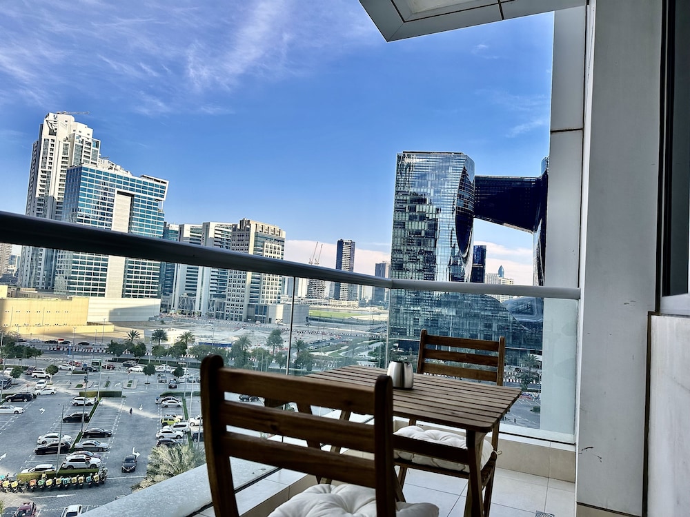 Lux BnB Executive Tower Business Bay