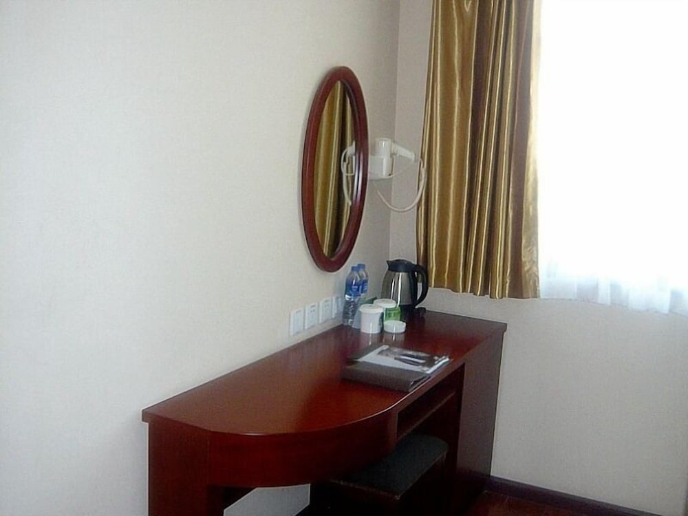 GreenTree Inn Tianjin Wuqing District West Yongyang Road Florentia Village Express Hotel