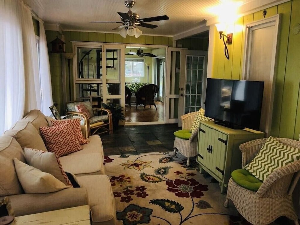 West Street 102