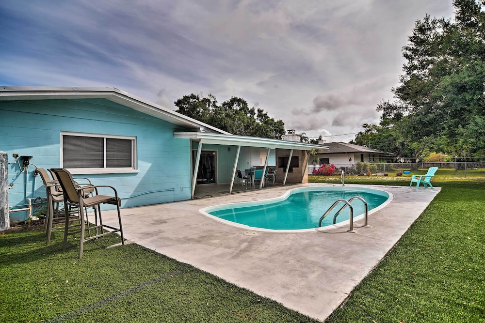 Miscellaneous Market Vacations - Sarasota Home w/ Large Backyard  Water Access - Property Image 1