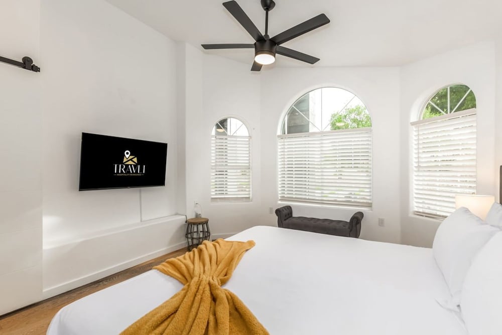 Sunburst Estate Htd Pool Putt Grn Sleeps 14