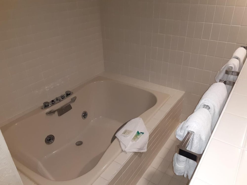 Emporia Vacations - Eleven Boutique Hotel - Property Image 1