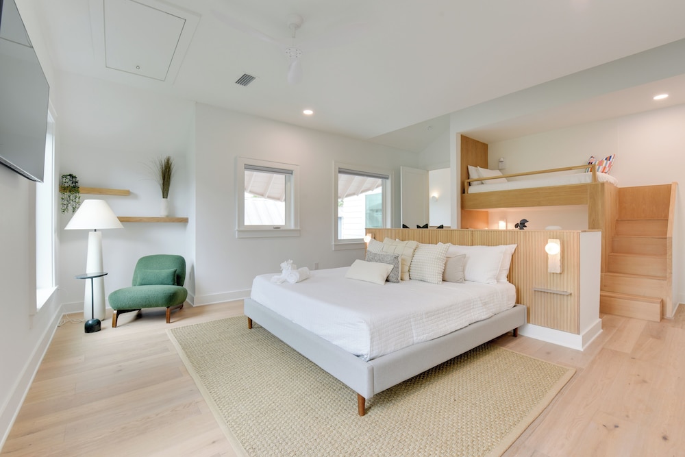 Stroll to Shore, Modern Santa Rosa Beach Duplex!