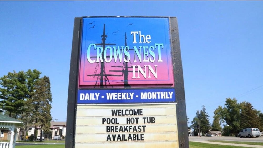 Crows Nest Inn Tawas