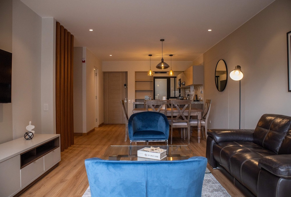 Charming 3BR w Amazing Pool in Miraflores